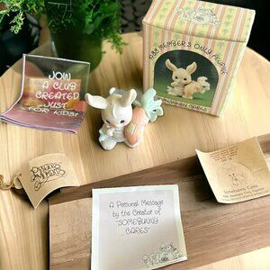 Precious Moments - #BC881 -"Somebunny Cares” 1988 Member's Only With Box